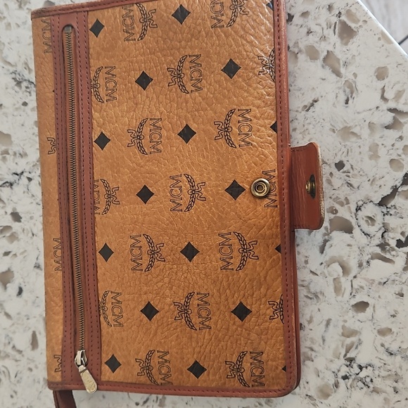 MCM Cognac Leather Wallet with Gold Accents - Picture 4 of 16